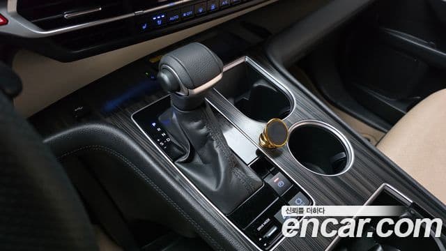 Toyota Sienna 2022 — ფოტო 2/33