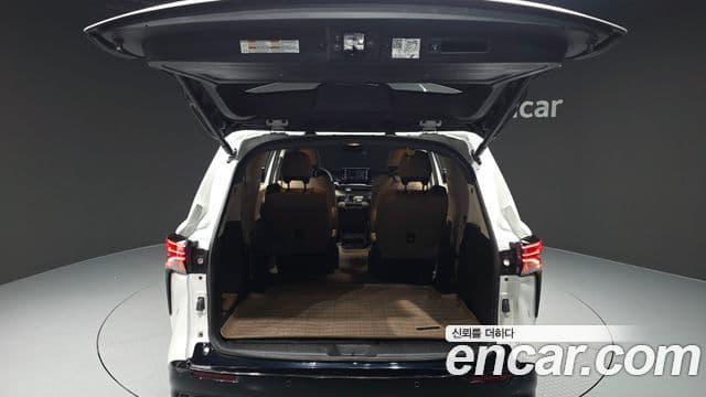 Toyota Sienna 2022 — ფოტო 33/33
