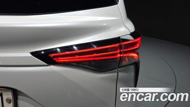 Toyota Sienna 2022 — ფოტო 13/33