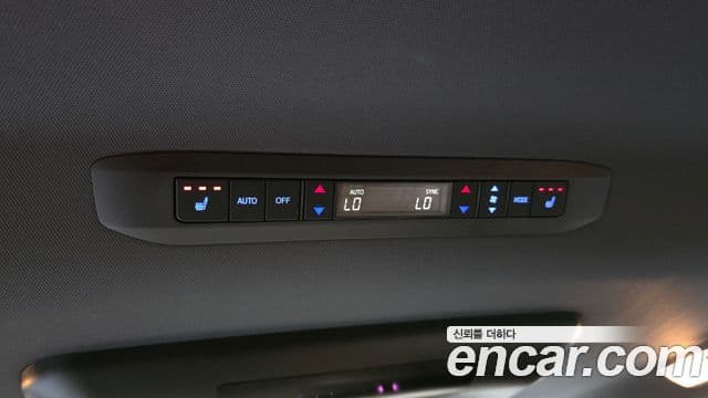 Toyota Sienna 2022 — ფოტო 32/33