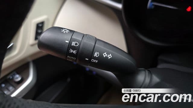 Toyota Sienna 2022 — ფოტო 25/33
