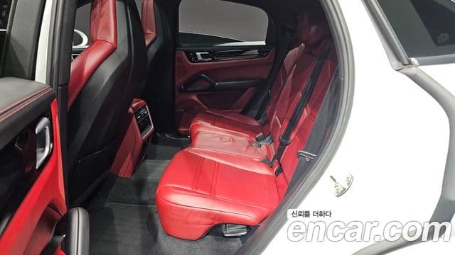 Porsche Cayenne 2020 — Photo 6/36