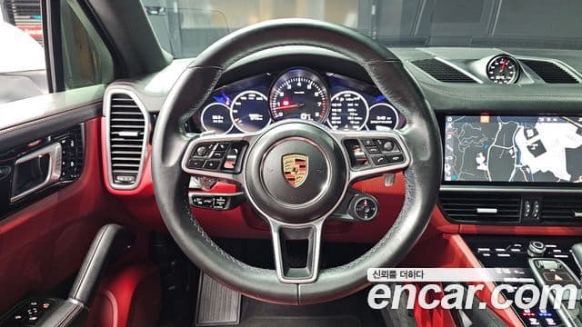 Porsche Cayenne 2020 — Photo 3/36