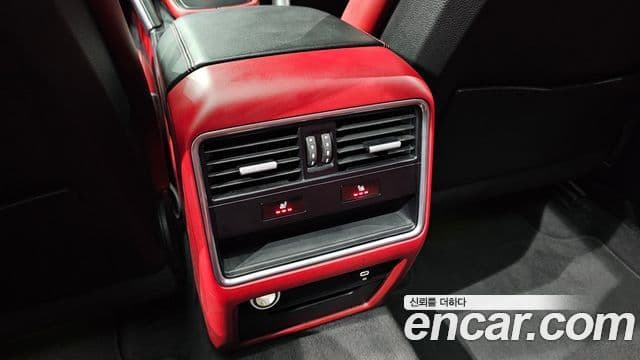 Porsche Cayenne 2020 — Photo 9/36
