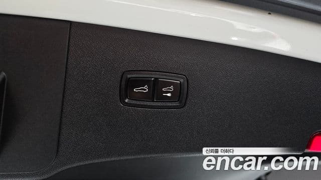 Porsche Cayenne 2020 — Photo 26/36
