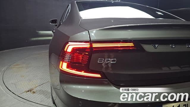 Volvo S90 2023 — Şəkil 30/38