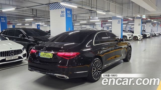 Mercedes-Benz S-Class 2025 — Photo 13/20