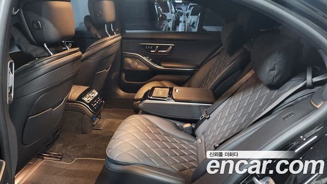 Mercedes-Benz S-Class 2025 — Photo 19/20