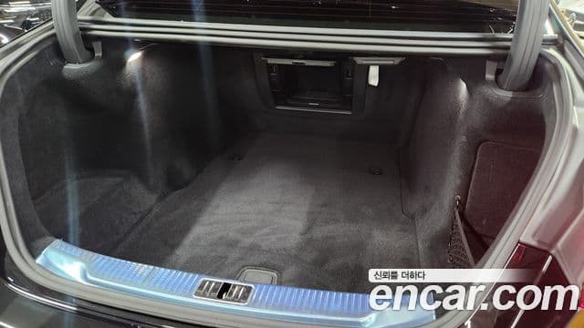 Mercedes-Benz S-Class 2025 — Photo 15/20