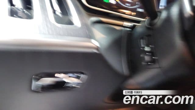 Mercedes-Benz S-Class 2025 — Photo 17/20