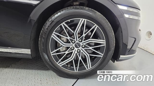 Genesis G90 2023 — ფოტო 9/41