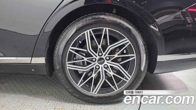 Genesis G90 2023 — ფოტო 33/41