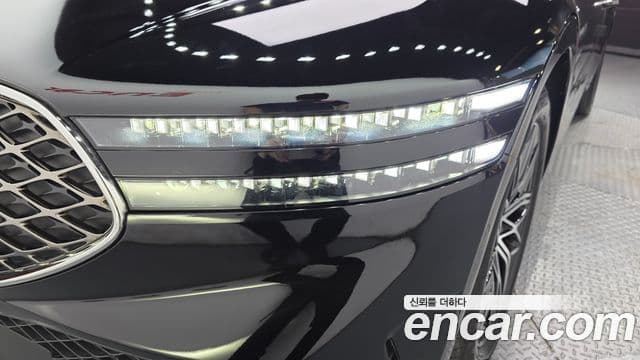 Genesis G90 2023 — ფოტო 17/41