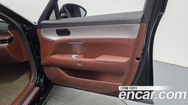 Genesis G90 2023 — ფოტო 20/41
