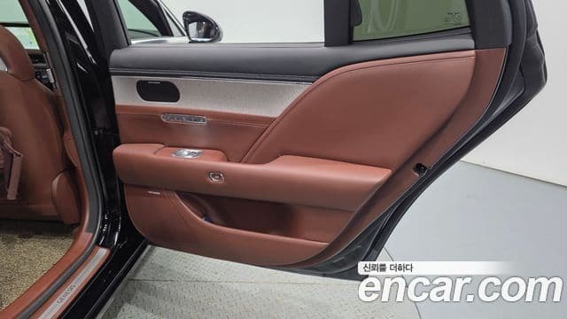 Genesis G90 2023 — ფოტო 11/41