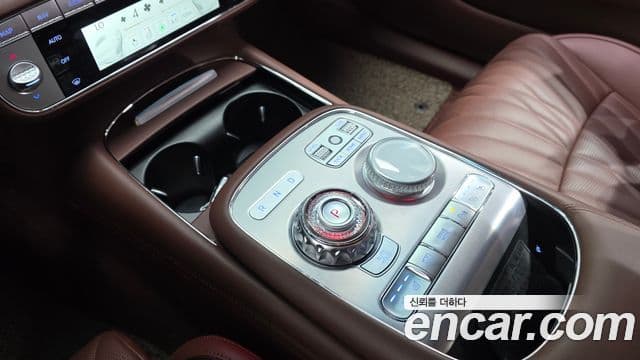 Genesis G90 2023 — ფოტო 8/41