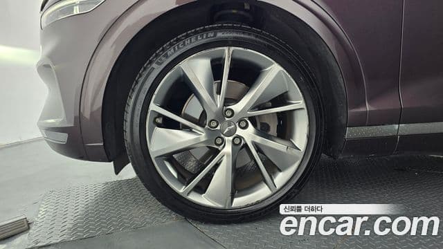 Genesis GV70 2021 — Photo 7/20