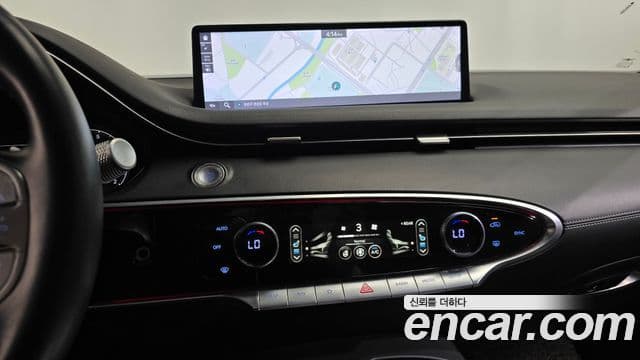 Genesis GV70 2021 — Photo 2/20