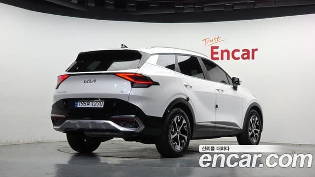 Kia Sportage 2022 — Фото 2/20