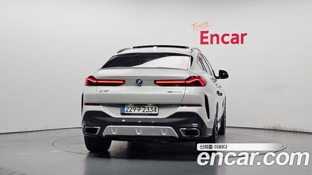 BMW X6 2023 — Photo 16/35