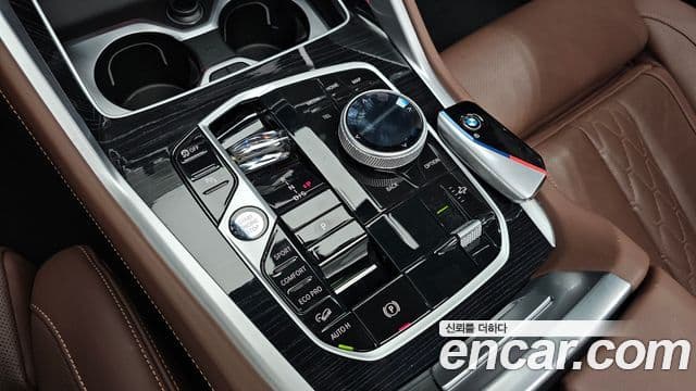 BMW X6 2023 — Photo 31/35