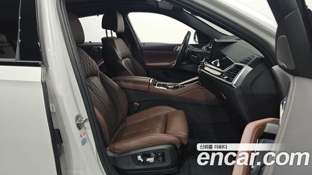 BMW X6 2023 — Photo 18/35