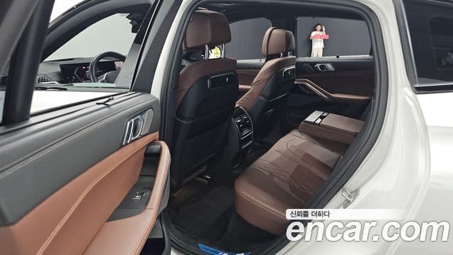 BMW X6 2023 — Photo 8/35