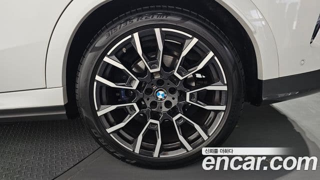BMW X6 2023 — Photo 10/35