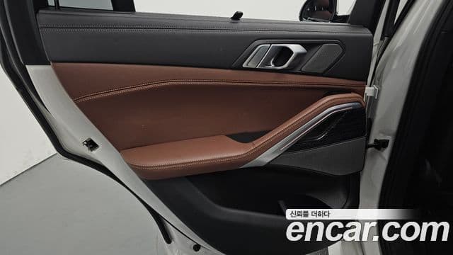 BMW X6 2023 — Photo 32/35