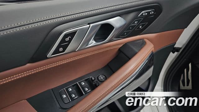 BMW X6 2023 — Photo 34/35