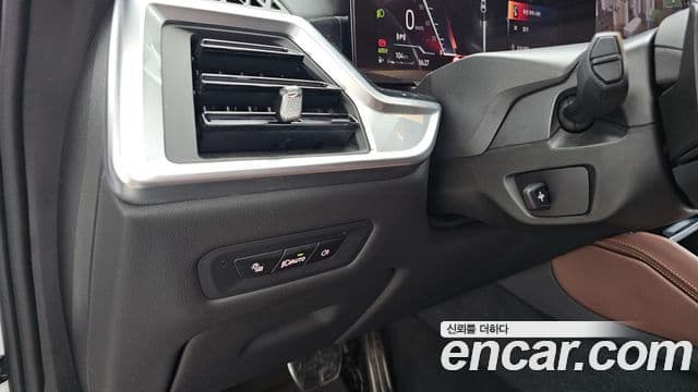 BMW X6 2023 — Photo 22/35