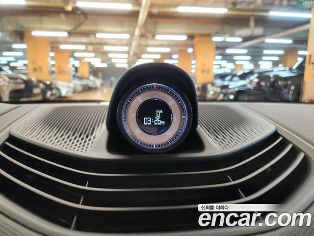 Porsche Taycan 2022 — ფოტო 13/20