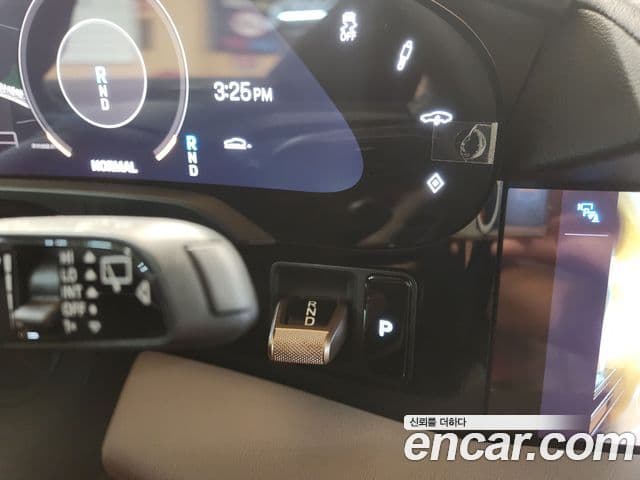 Porsche Taycan 2022 — ფოტო 8/20