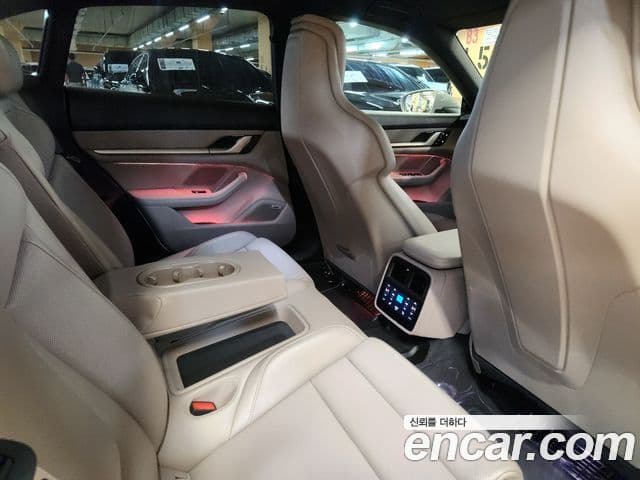 Porsche Taycan 2022 — ფოტო 3/20