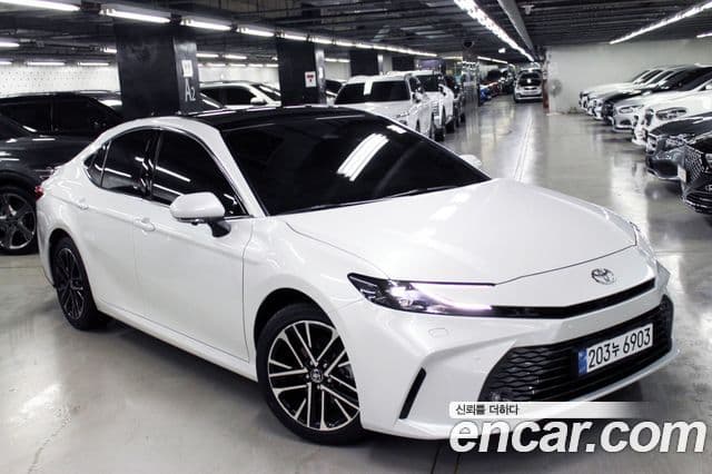 Toyota Camry 2026 — ფოტო 2/20