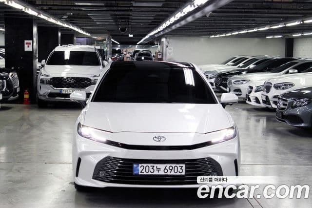 Toyota Camry 2026 — ფოტო 8/20