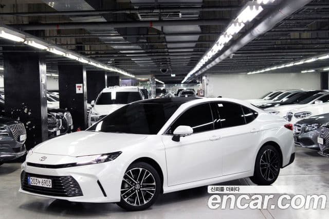 Toyota Camry 2026 — ფოტო 14/20