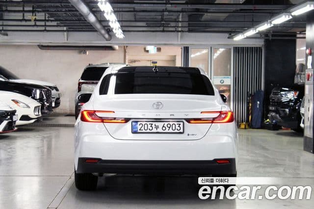 Toyota Camry 2026 — ფოტო 18/20