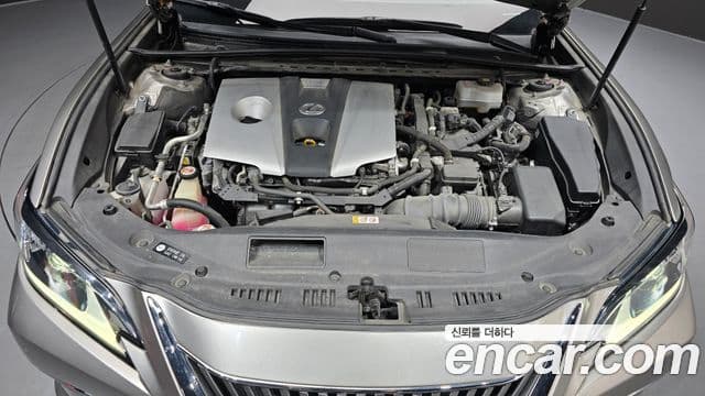 Lexus ES300h 2018 — Şəkil 15/20