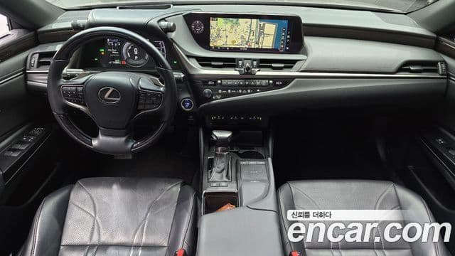Lexus ES300h 2018 — Şəkil 10/20