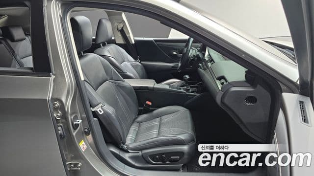 Lexus ES300h 2018 — Şəkil 3/20