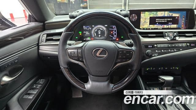 Lexus ES300h 2018 — Şəkil 8/20