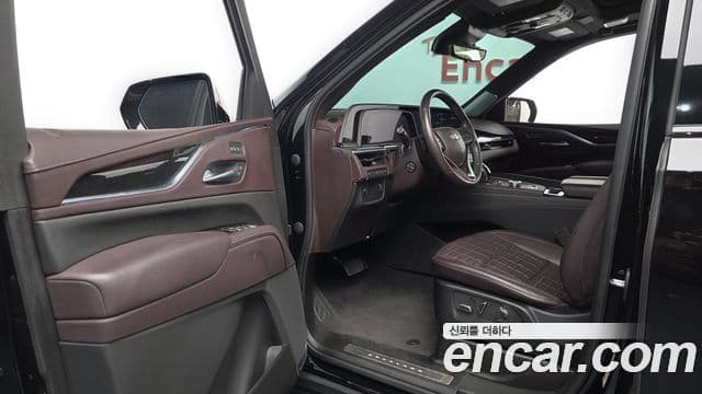 Cadillac Escalade 2023 — Фото 10/20