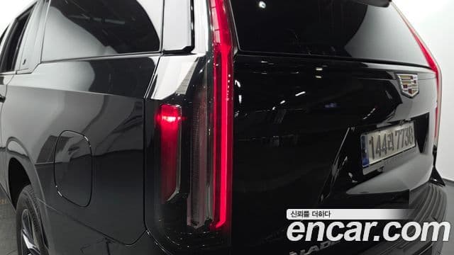 Cadillac Escalade 2023 — Şəkil 6/39