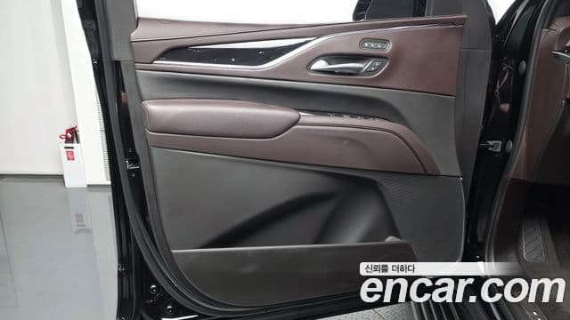 Cadillac Escalade 2023 — Şəkil 18/39