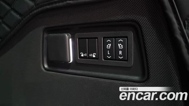 Cadillac Escalade 2023 — Şəkil 34/39