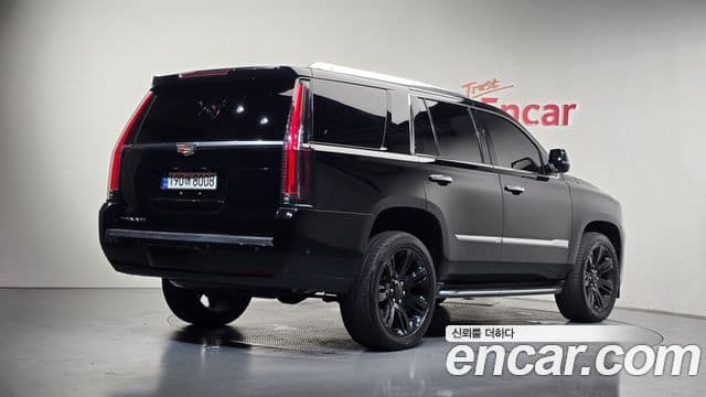 Cadillac Escalade 2018 — Şəkil 13/36
