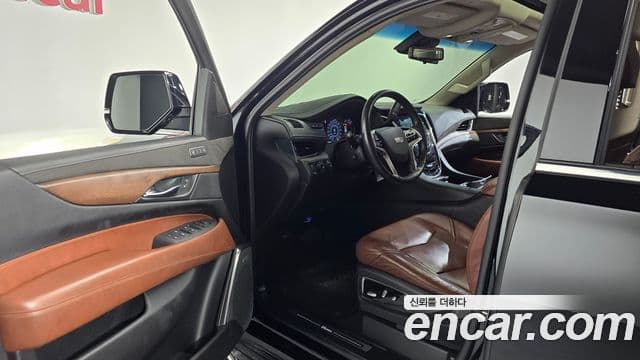 Cadillac Escalade 2018 — Şəkil 20/36