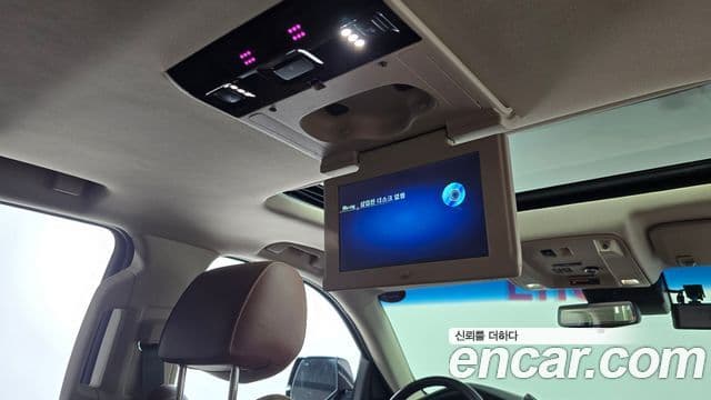 Cadillac Escalade 2018 — Şəkil 30/36
