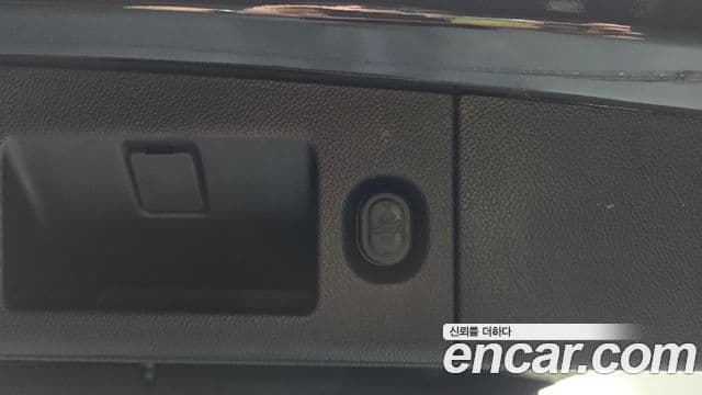 Cadillac Escalade 2018 — Şəkil 10/36